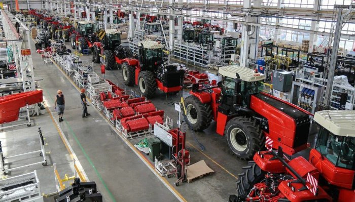Больше половины сельхозтехники производится в России 
