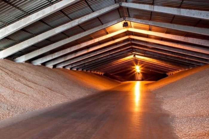 Новейшие достижения в строительстве и эксплуатации напольных зернохранилищ