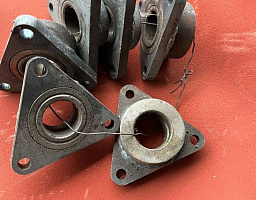 Скользящий подшипник на вал щеточной тележки К531 (треугольный): купить в Воронеже