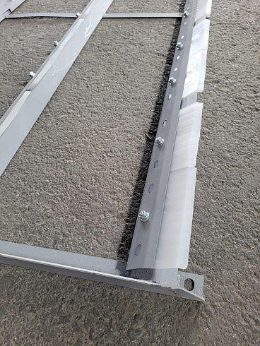 Рамка щеточная К 547/К 527 НРС (в сборе со скребками): купить в Воронеже