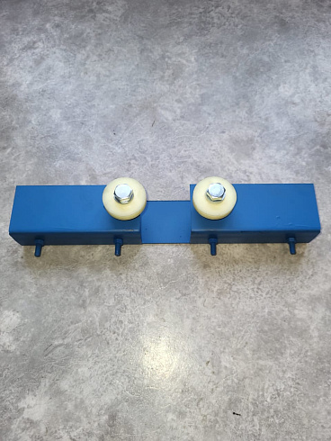 Кронштейн направляющий щеточной тележки с роликами: купить в Воронеже